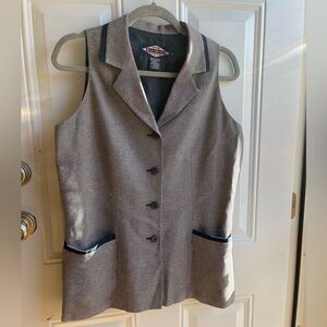 Woman’s retro toner